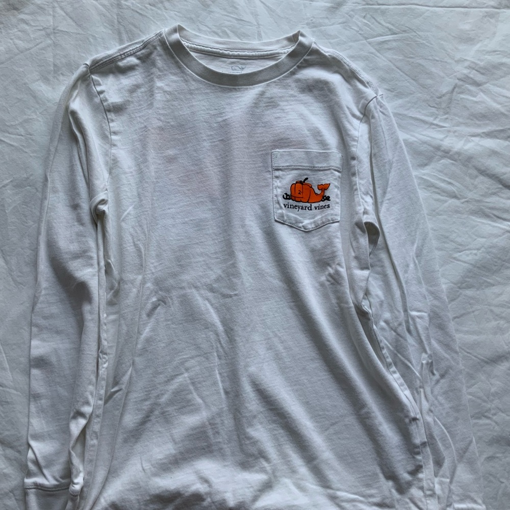 Vineyard vines girl top. Can fit women’s xs